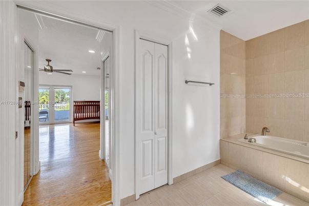 Bathroom, Interior, Recessed Lighting, Wood Texture Flooring