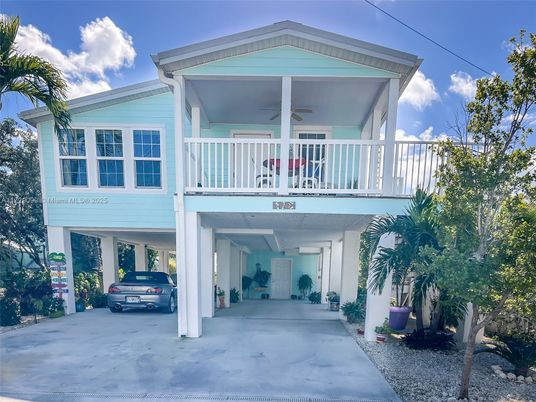 Exterior, Facade, American Craftsman