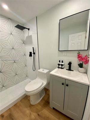 Bathroom, Interior, Recessed Lighting, Wood Texture Flooring