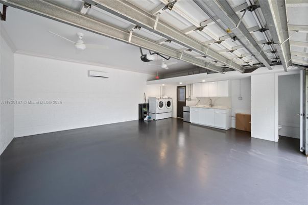 Garage, Interior, Washer