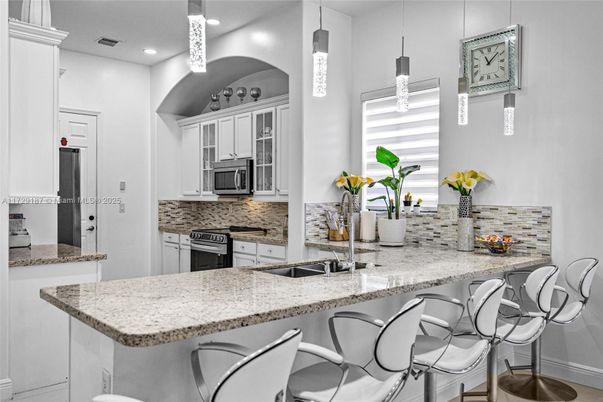 Interior, Kitchen, Pendant Lights, Recessed Lighting, Stainless Steel Appliances