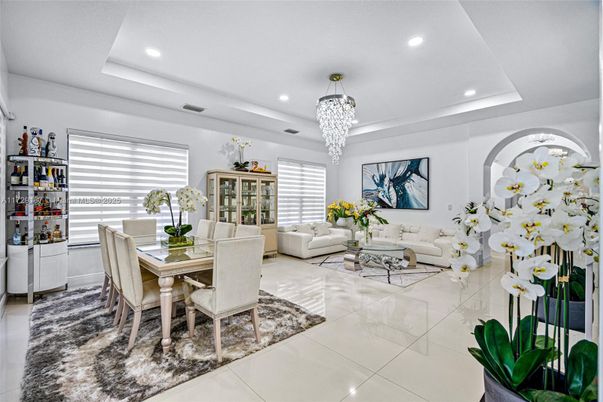 Chandelier, Dining room, Interior, Living room, Recessed Lighting