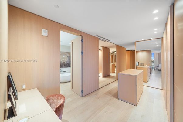 Interior, Recessed Lighting, Wood Texture Flooring