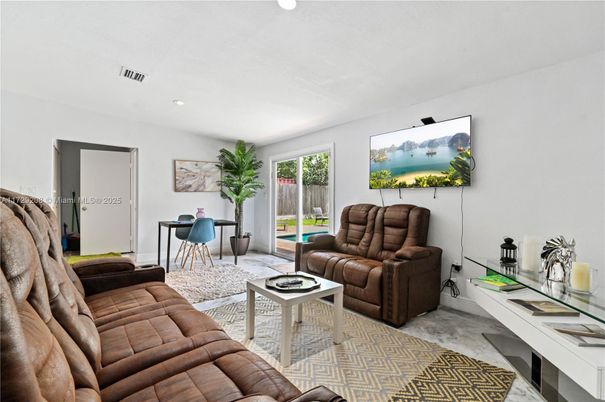 Dining room, Interior, Living room, Recessed Lighting
