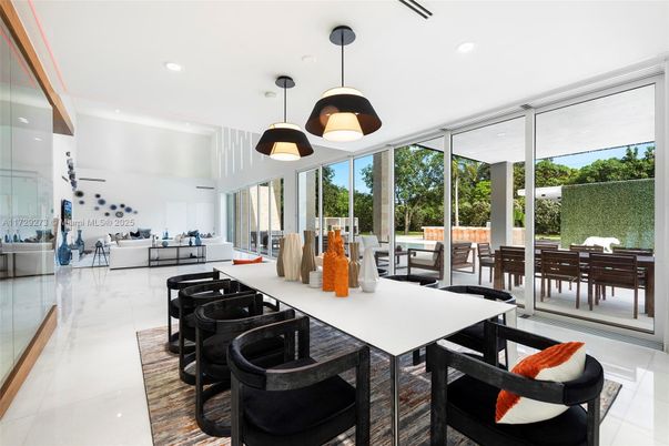 Dining room, Interior, Living room, Pendant Lights, Recessed Lighting