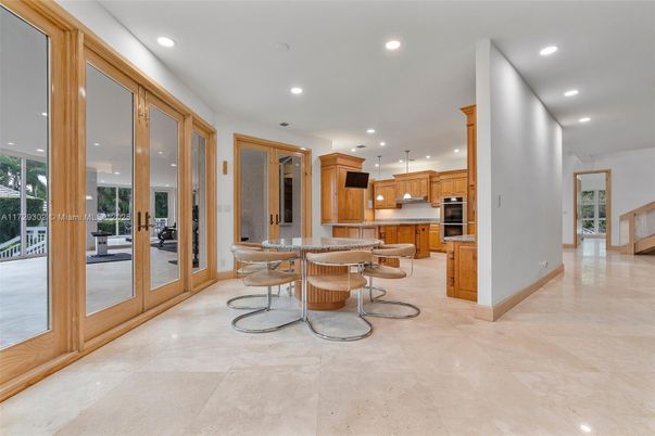 Dining room, Interior, Kitchen, Recessed Lighting, Stainless Steel Appliances