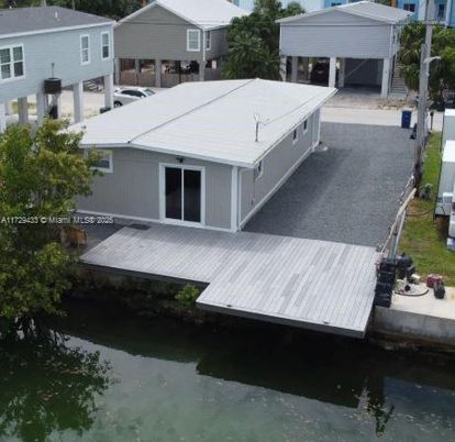 Exterior, Drone
