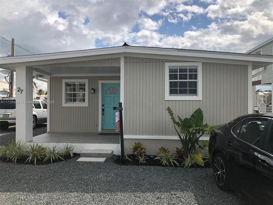 Exterior, Facade, None