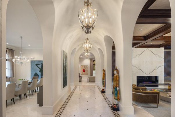 Chandelier, Dining room, Fireplace, Interior, Pendant Lights, Recessed Lighting