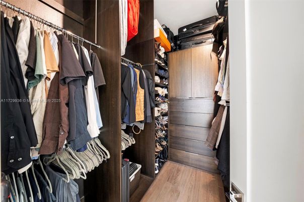 Interior, Walk-in Closets, Wood Texture Flooring