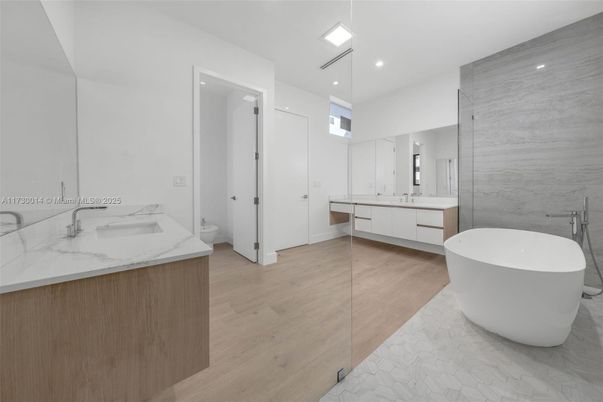 Bathroom, Dual Sink Vanities, Free Standing Baths, Interior, Marble, Recessed Lighting
