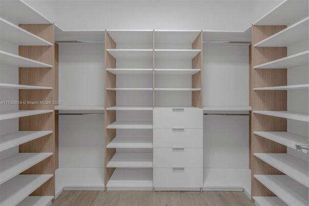 Interior, Walk-in Closets, Wood Texture Flooring