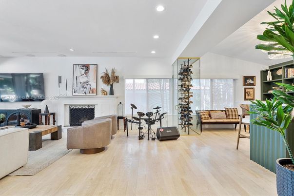 Fireplace, Interior, Living room, Pendant Lights, Recessed Lighting, Wood Texture Flooring
