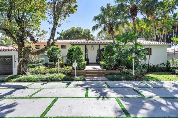 Attached, Exterior, Facade, Spanish Mediterranean