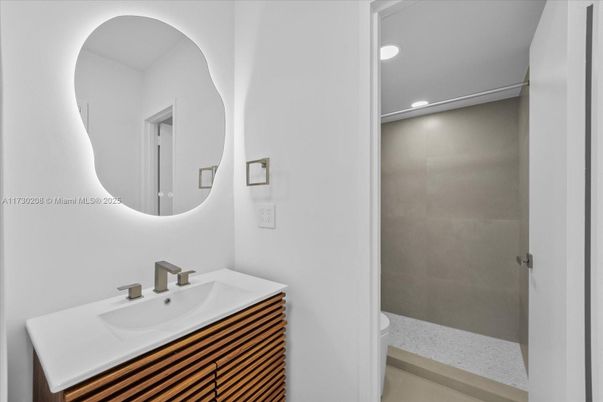 Bathroom, Interior, Recessed Lighting