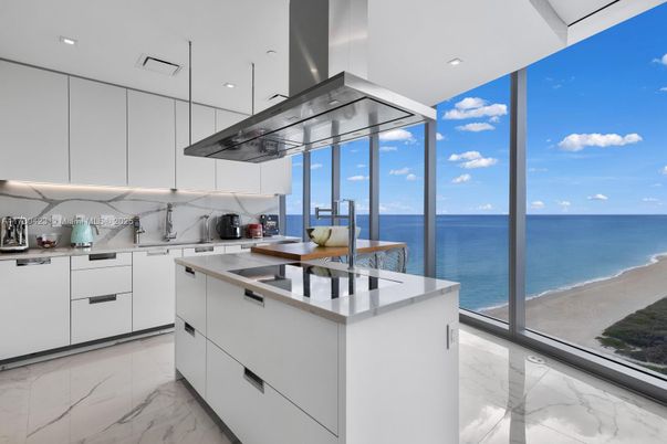 Interior, Kitchen, Marble, Recessed Lighting, Water