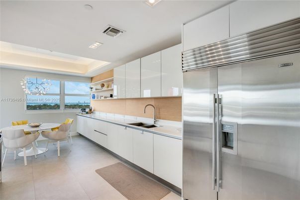 Dining room, Interior, Kitchen, Stainless Steel Appliances