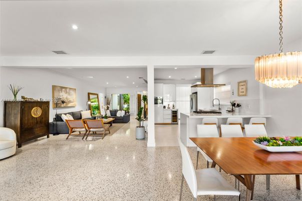 Chandelier, Dining room, Interior, Kitchen, Living room, Pendant Lights, Recessed Lighting, Stainless Steel Appliances