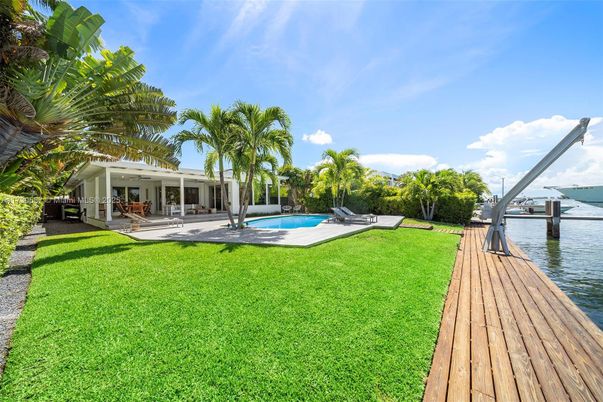 Backyard, Exterior, Lake, Pool