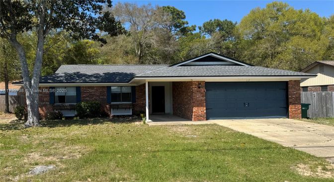 Attached, Exterior, Facade, Brick Facade, Ranch