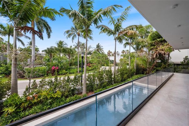 Exterior, Pool, Other
