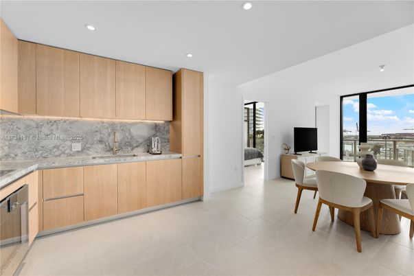 Dining room, Interior, Kitchen, Recessed Lighting