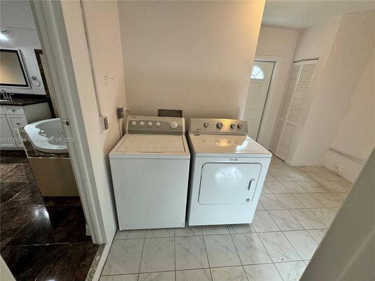 Interior, Marble, Utility Closets, Washer