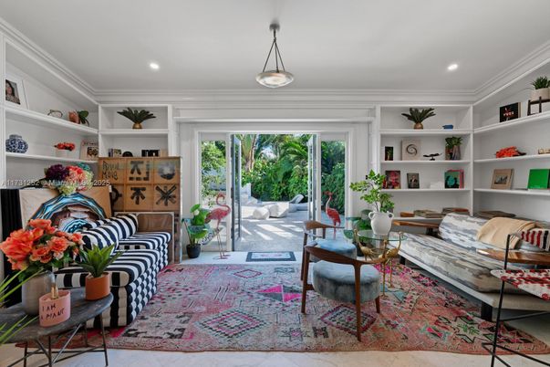 Interior, Living room, Pendant Lights, Recessed Lighting