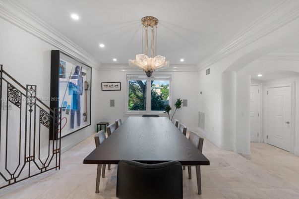 Dining room, Interior, Pendant Lights, Recessed Lighting