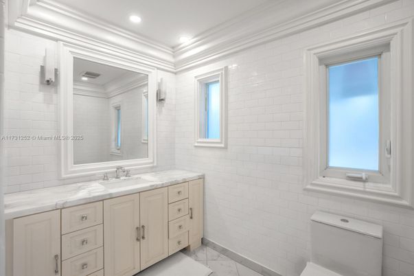 Bathroom, Dual Sink Vanities, Interior, Marble, Recessed Lighting