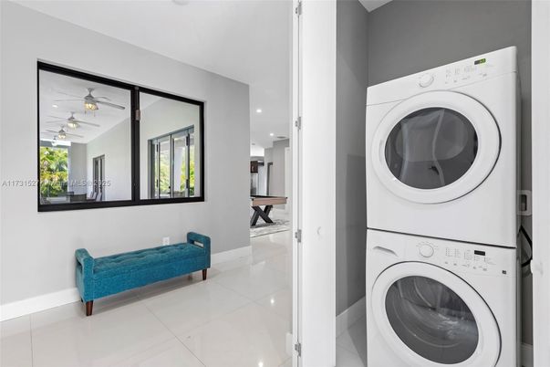 Interior, Recessed Lighting, Utility Closets, Washer