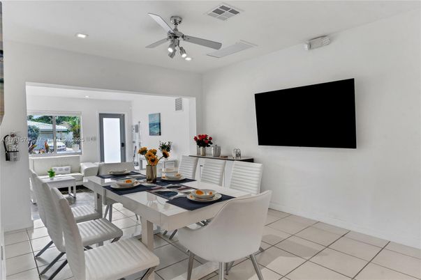 Dining room, Interior, Living room, Recessed Lighting