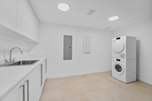 Interior, Recessed Lighting, Utility Closets, Washer