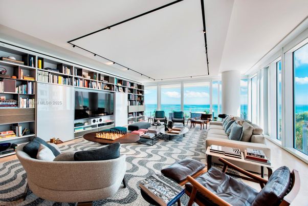 Interior, Living room, Water