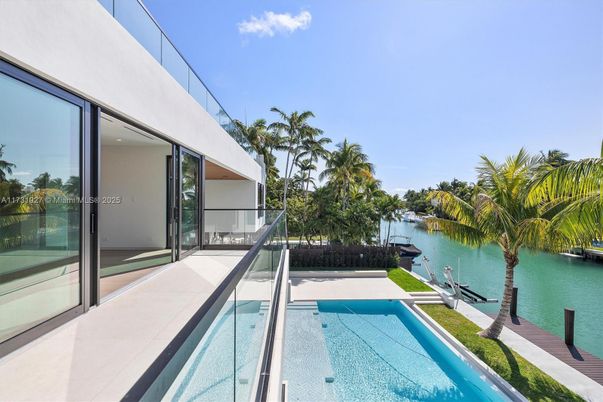 Exterior, Pool, Water