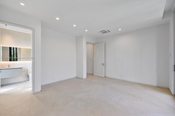 Bathroom, Empty room, Interior, Recessed Lighting