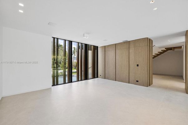 Empty room, Interior, Recessed Lighting