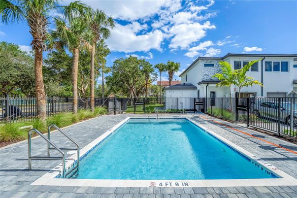 Exterior, Pool