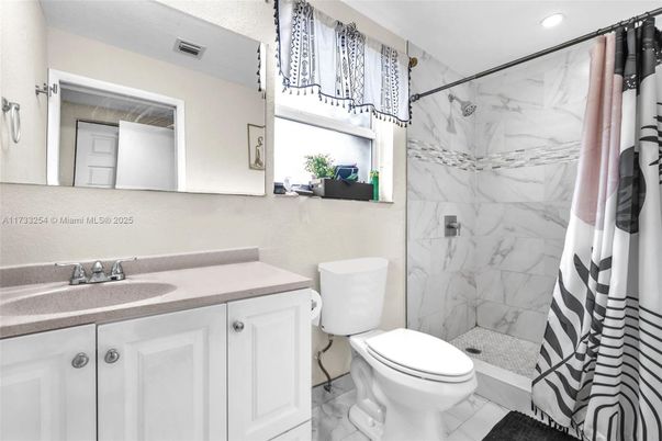 Bathroom, Interior, Marble, Marble Walls, Recessed Lighting