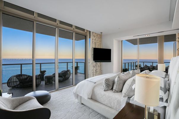 Bedroom, Interior, Water