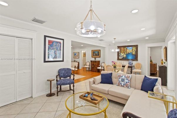 Dining room, Interior, Living room, Pendant Lights, Recessed Lighting, Wood Texture Flooring