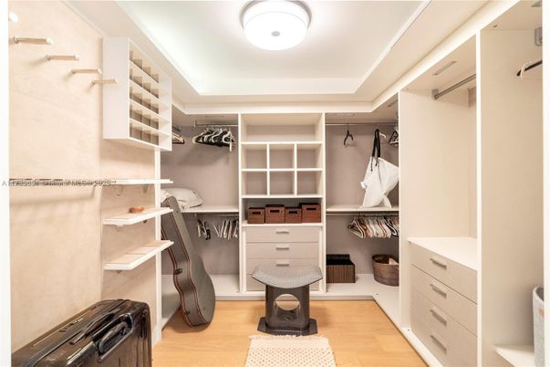 Interior, Walk-in Closets, Wood Texture Flooring