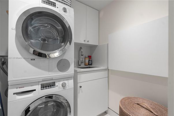 Interior, Utility Closets, Washer