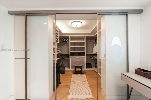 Interior, Walk-in Closets, Wood Texture Flooring
