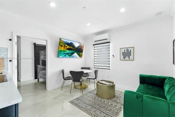 Dining room, Interior, Recessed Lighting