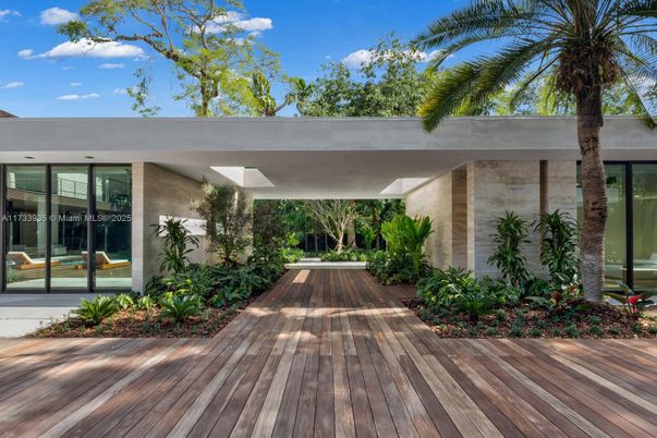 Exterior, Facade, None
