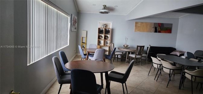 Dining room, Interior