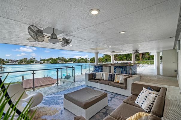Exterior, Recessed Lighting, Water