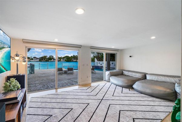Interior, Recessed Lighting, Water, Wood Texture Flooring