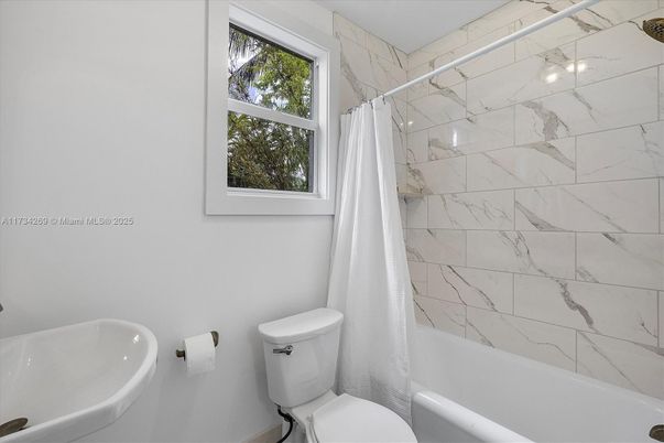 Bathroom, Interior, Marble Walls